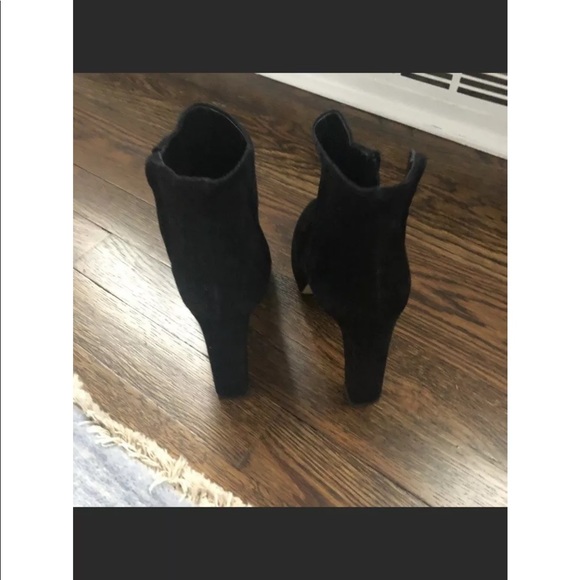 Boot - Picture 2 of 5